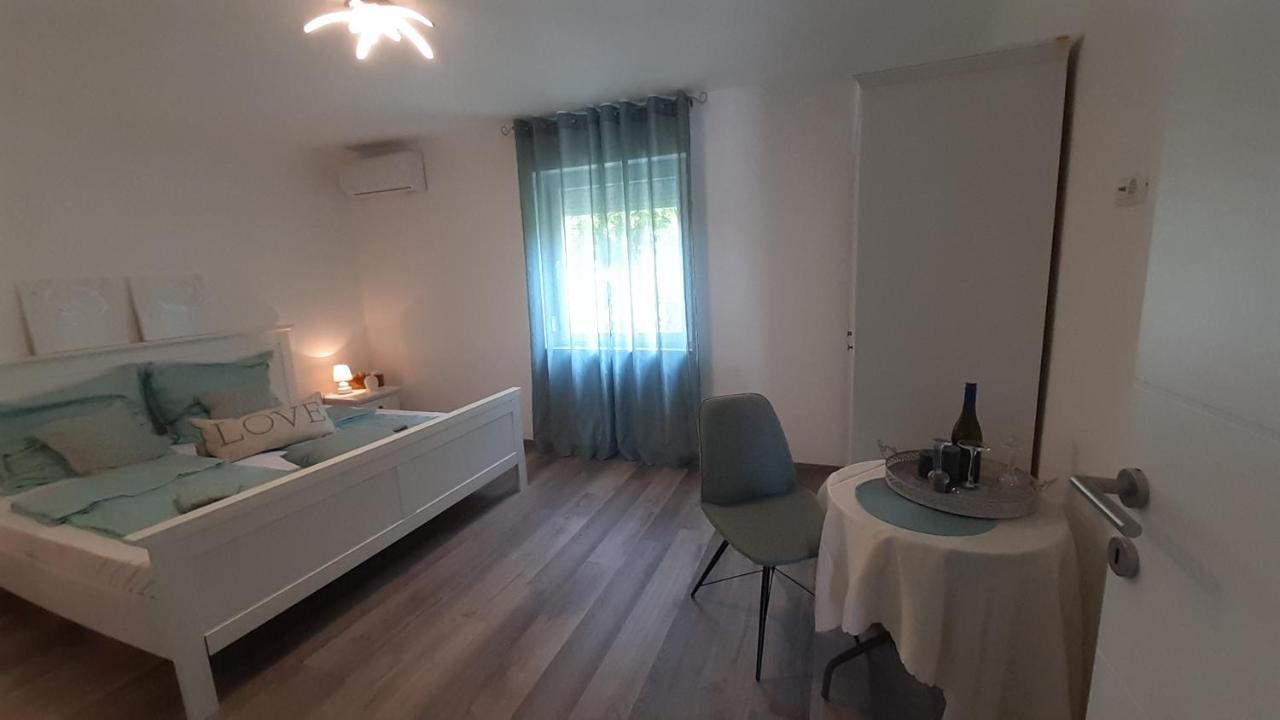 Villa Elke Maria With Overflow Pool And Hydromassage Novigrad Istria Εξωτερικό φωτογραφία