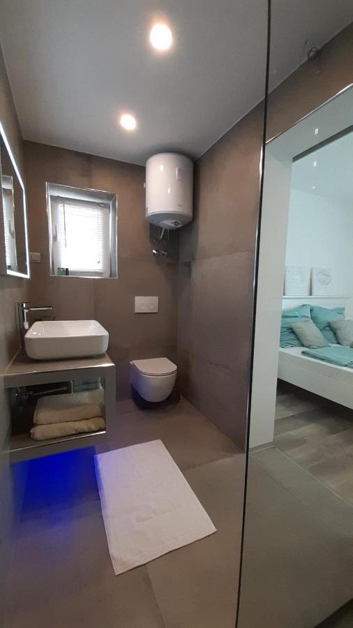 Villa Elke Maria With Overflow Pool And Hydromassage Novigrad Istria Εξωτερικό φωτογραφία