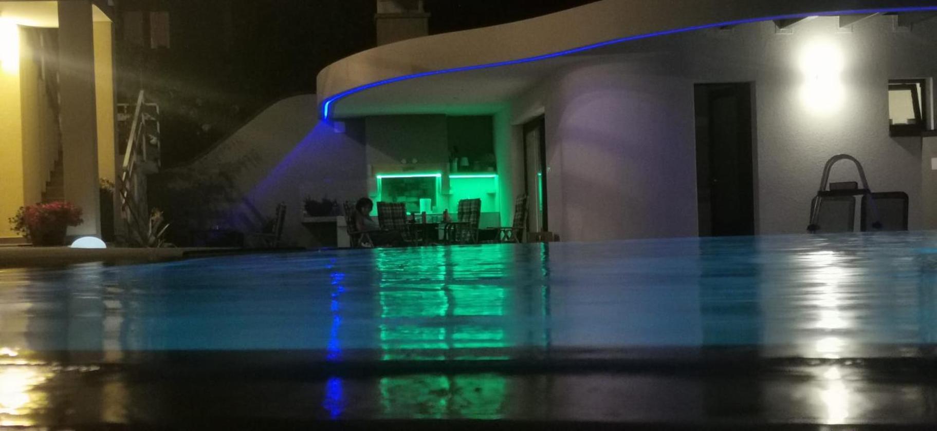 Villa Elke Maria With Overflow Pool And Hydromassage Novigrad Istria Εξωτερικό φωτογραφία